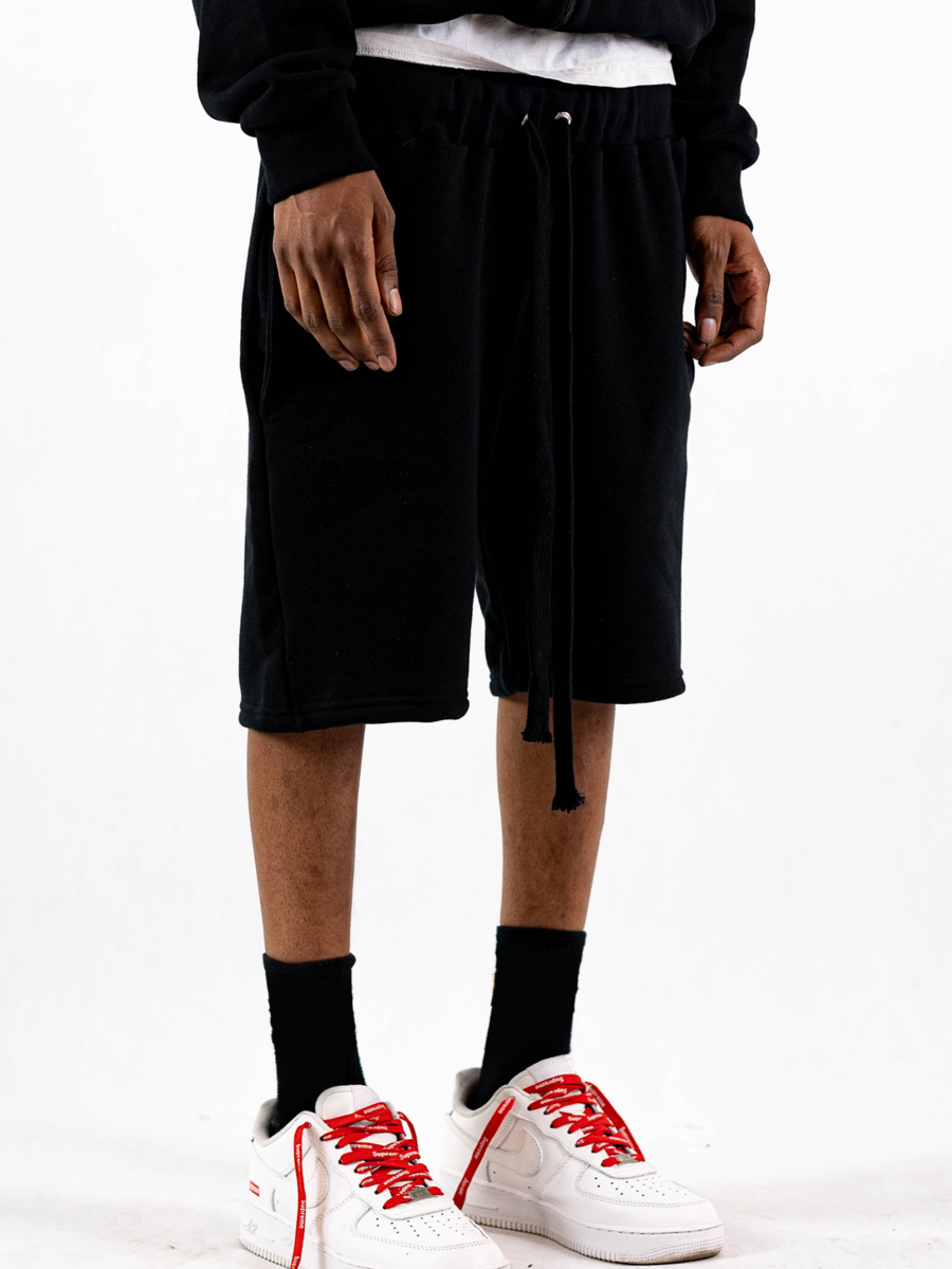 OVERSIZE BLACK SHORTS